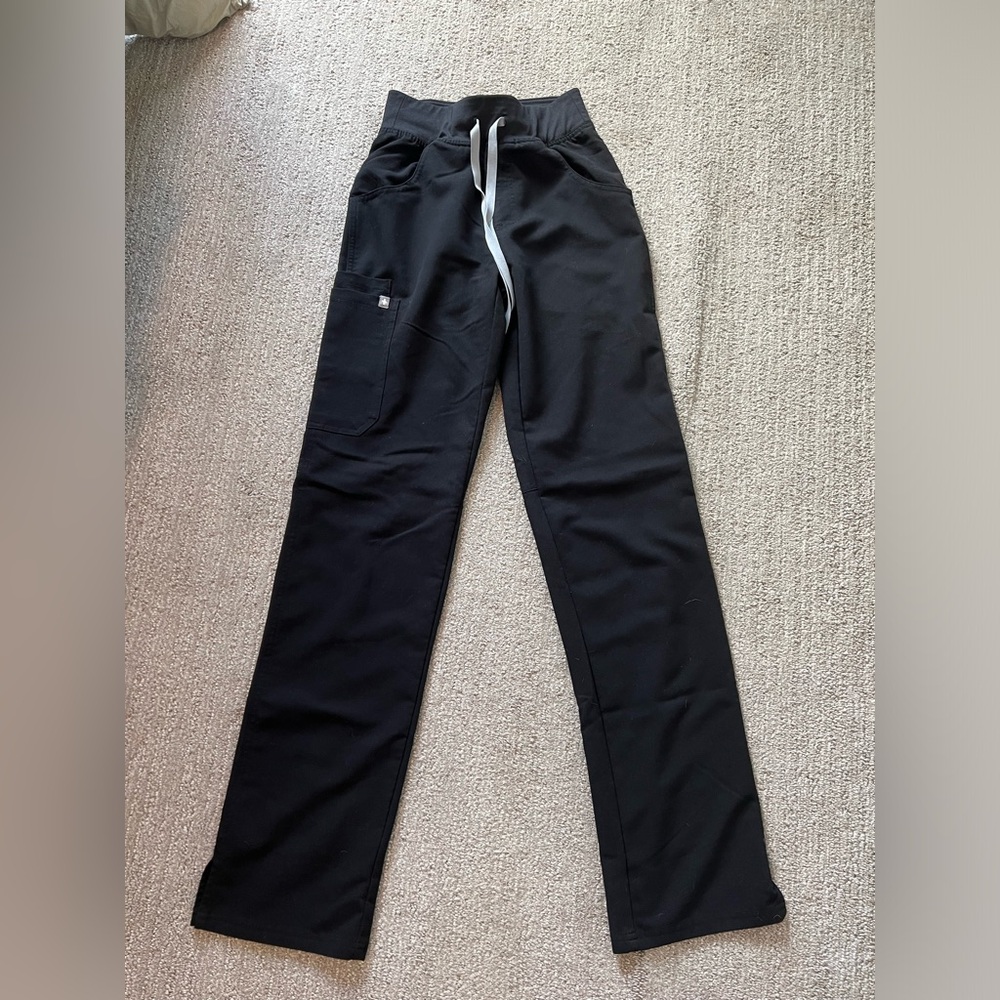Women’s figs scrubs